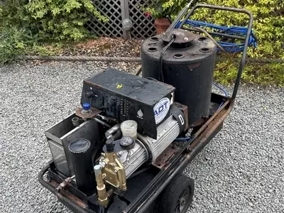 Kew 1502V hot pressure washer after pump recondition and boiler desooting during restoration for a farm in Donisthorpe.